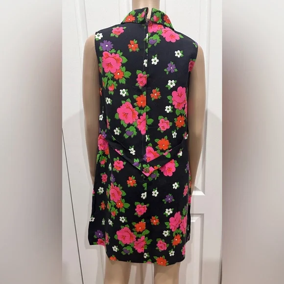 Gorgeous Vintage 1960's Colorful Floral Pique dress! 😍 - Picture 3 of 12
